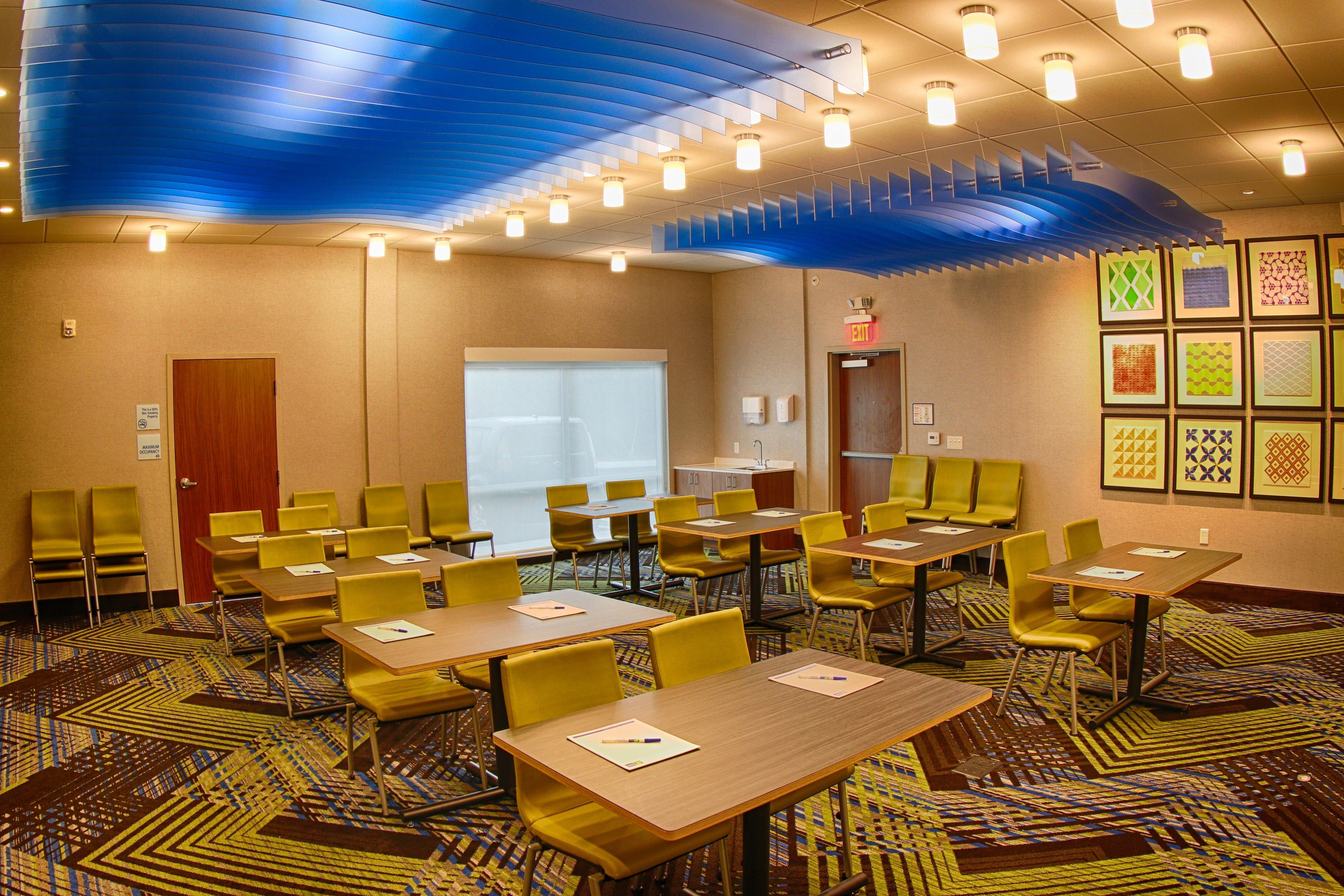 Holiday Inn Express & Suites - Detroit Northwest - Livonia By Ihg Exteriör bild