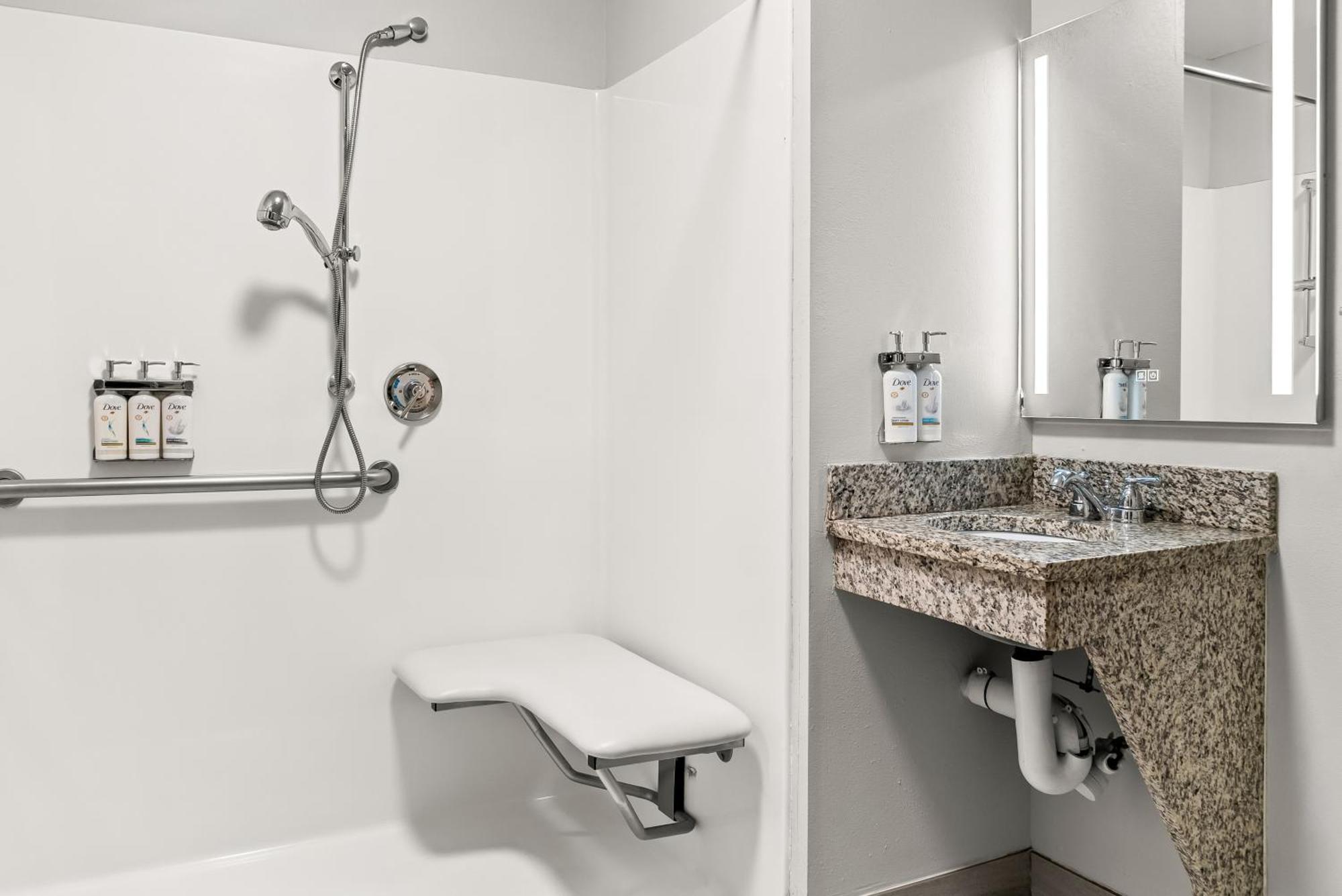 Holiday Inn Express & Suites - Detroit Northwest - Livonia By Ihg Exteriör bild