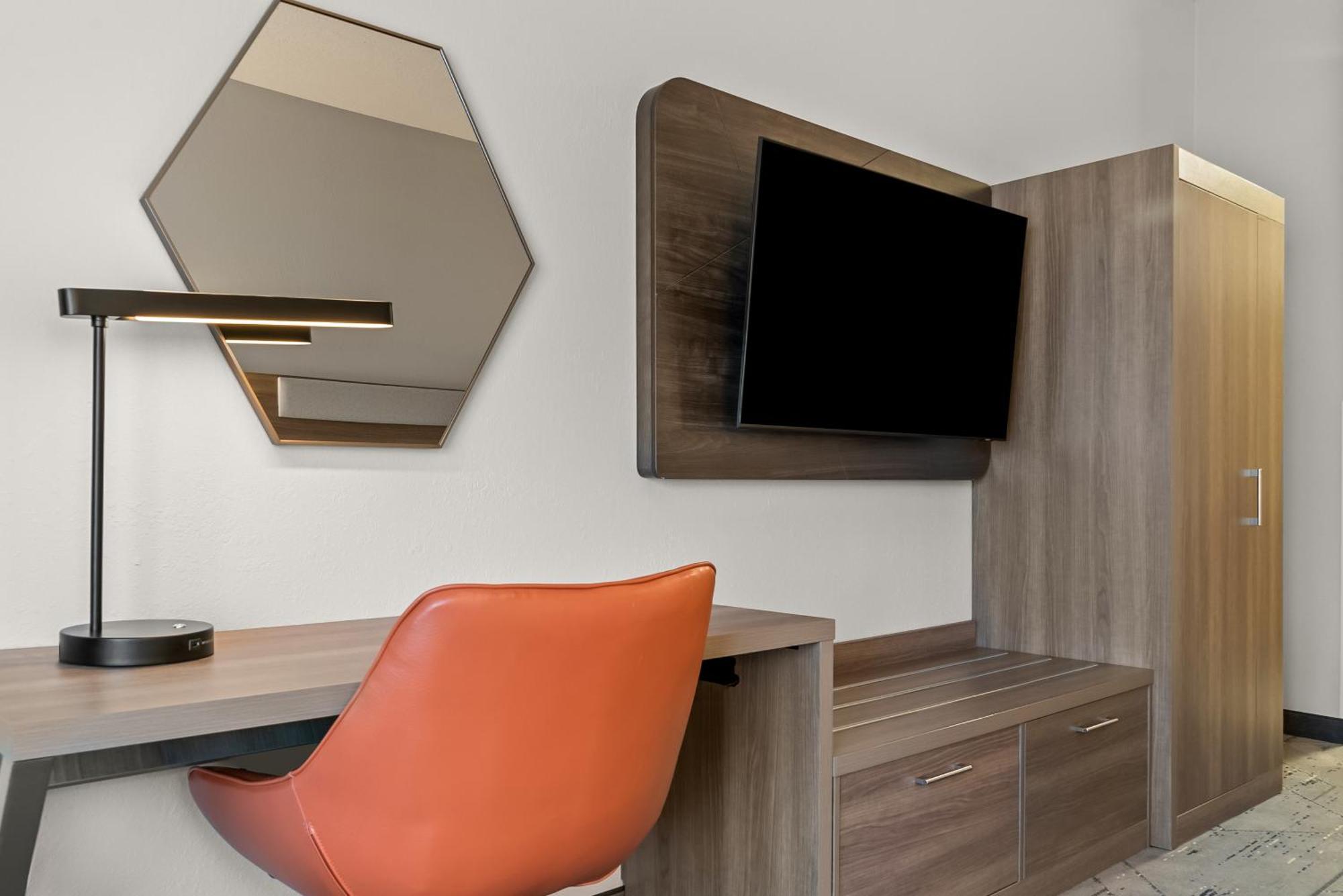 Holiday Inn Express & Suites - Detroit Northwest - Livonia By Ihg Exteriör bild