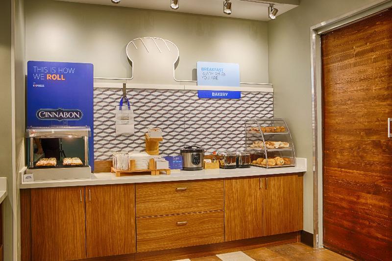 Holiday Inn Express & Suites - Detroit Northwest - Livonia By Ihg Exteriör bild